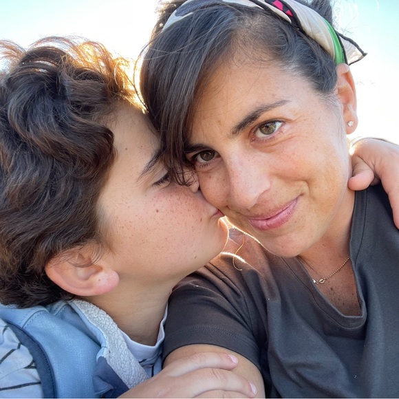 Meet your Posher, Emily - Picture 1 of 2